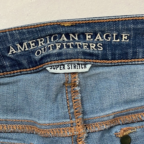 AEO Super Stretch Midi Denim Shorts - Women’s Size 10 - Picture 5 of 7